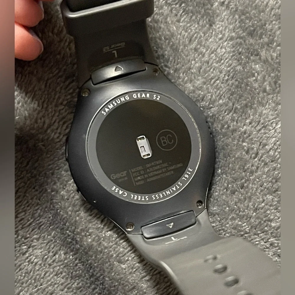 Samsung Gear S2 Smartwatch Black Finish Stainless Steel + Charging Stand ⌚️